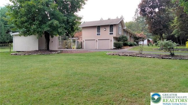 3956 Blacksmith Rd, House other with 3 bedrooms, 3 bathrooms and null parking in New Tripoli PA | Image 4