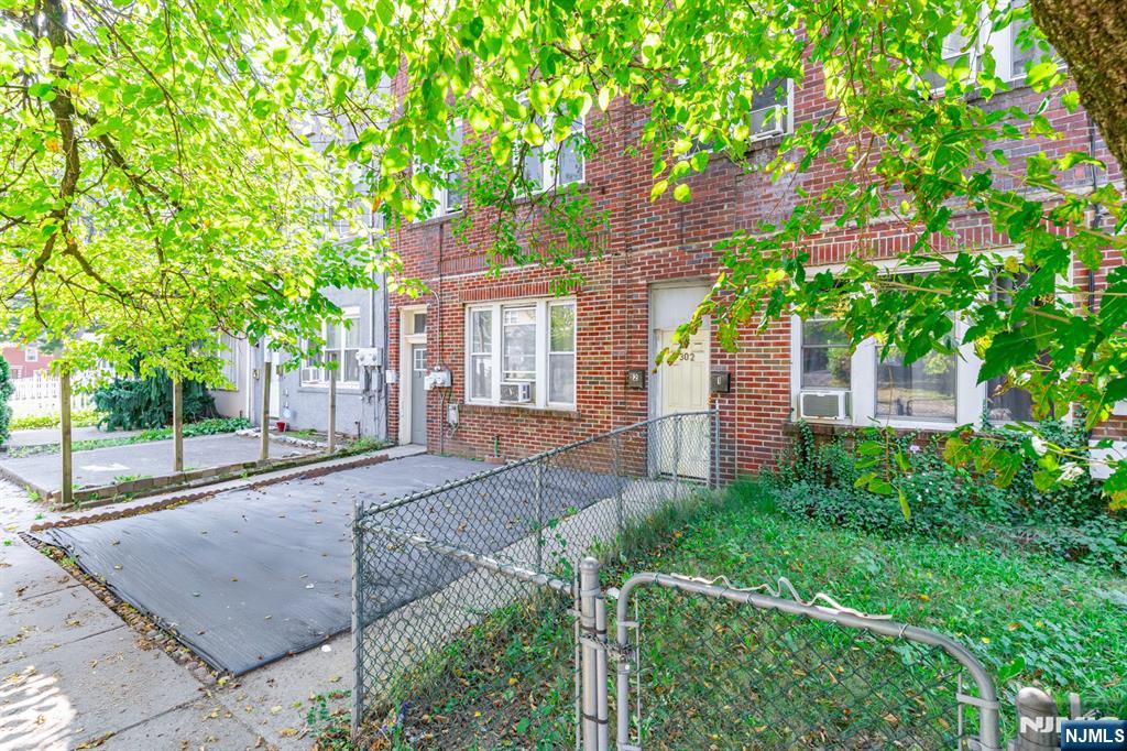 Residential Income in Englewood 2