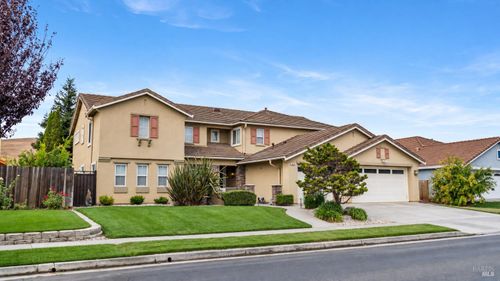 816 Antiquity Dr, Fairfield, CA, 94534-6615 | Card Image