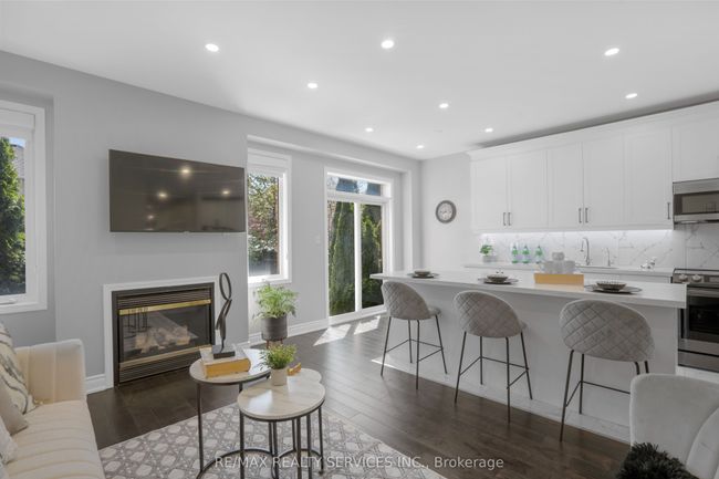 31 Sedgeway Hts, House attached with 3 bedrooms, 4 bathrooms and 3 parking in Vaughan ON | Image 15