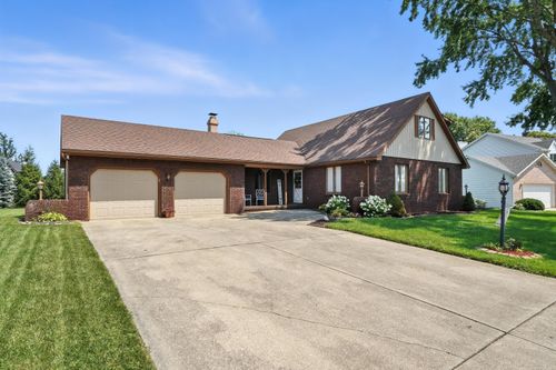 447 Scarborough Rd, Valparaiso, IN, 46385-8008 | Card Image