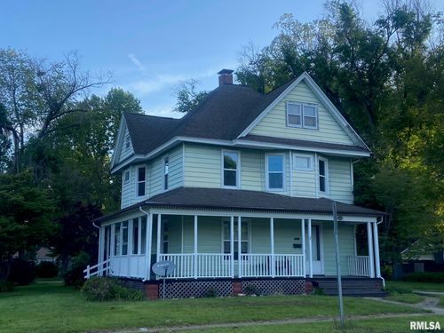 703 E Park St, Taylorville, IL, 62568-1911 | Card Image