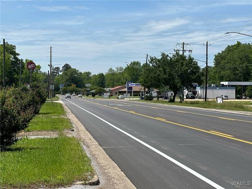 615 1st Ave W, Reform, AL, 35481-2392 | Card Image