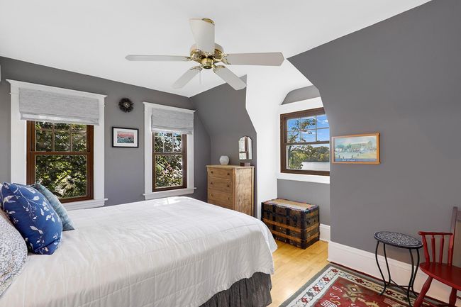 Bedroom 2 shares full bath with Office/Guest bedroom. | Image 22