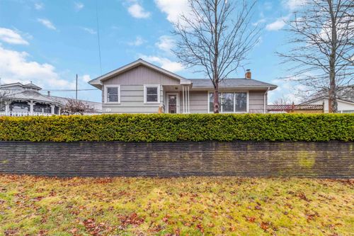 83 Victoria Rd, Bridgewater, NS, B4V2N4 | Card Image