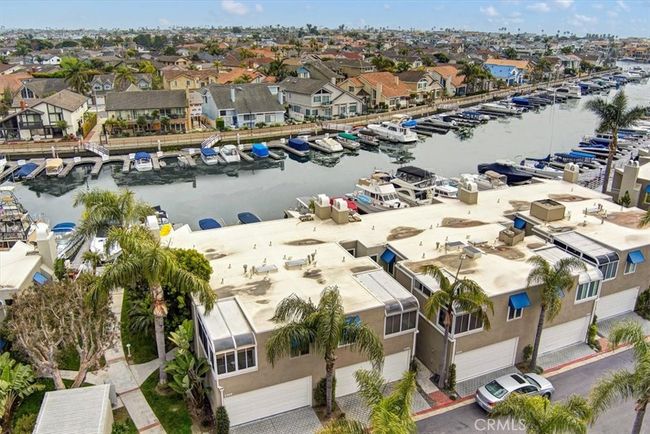 3366 Tempe Dr, House other with 2 bedrooms, 3 bathrooms and 2 parking in Huntington Beach CA | Image 7