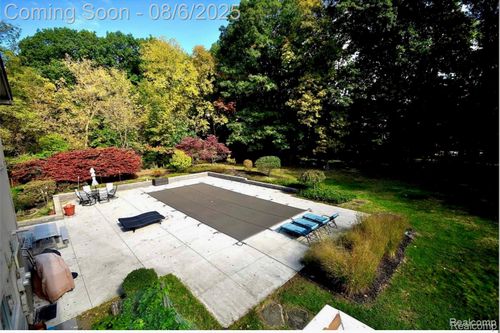 5721 Kenmoor Rd, Bloomfield Hills, MI, 48301-1019 | Card Image