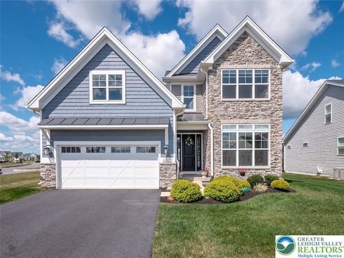6827 Sycamore Dr, BATH, PA, 18014-7817 | Card Image