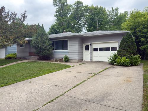1107 17th St S, Moorhead, MN, 56560-5751 | Card Image