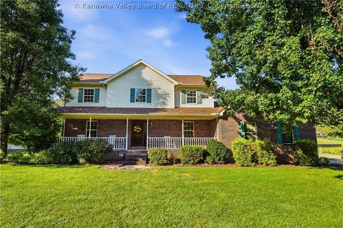 110 Barrington Dr, Scott Depot, WV, 25560-8910 | Card Image