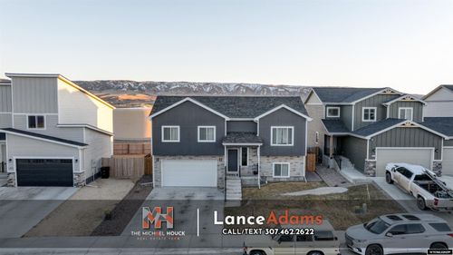 5835 Overlook, Mills, WY, 82604 | Card Image