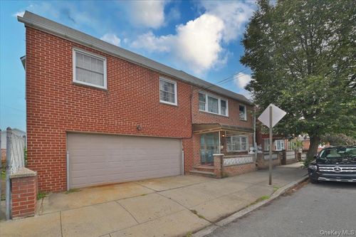 1st-8957 Gold Rd, Ozone Park, NY, 11417-2011 | Card Image
