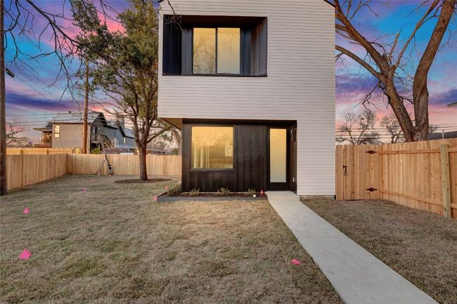 1804 Sylvan Dr, House other with 2 bedrooms, 3 bathrooms and 1 parking in Austin TX | Image 6