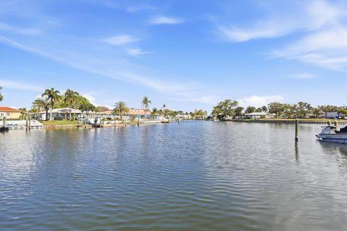 apt-4-6537 Cape Hatteras Way Ne, St Petersburg, FL, 33702-7061 | Card Image