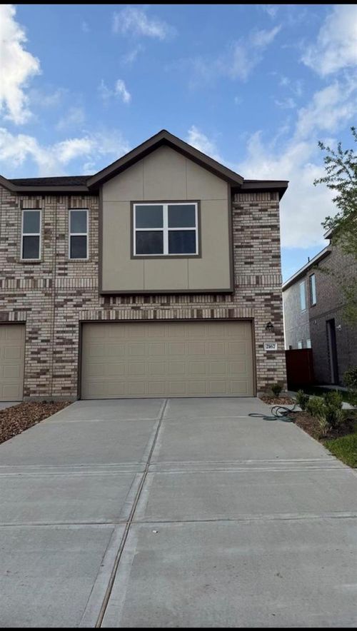 2207 Salinas Dr, Rosharon, TX, 77583-5997 | Card Image