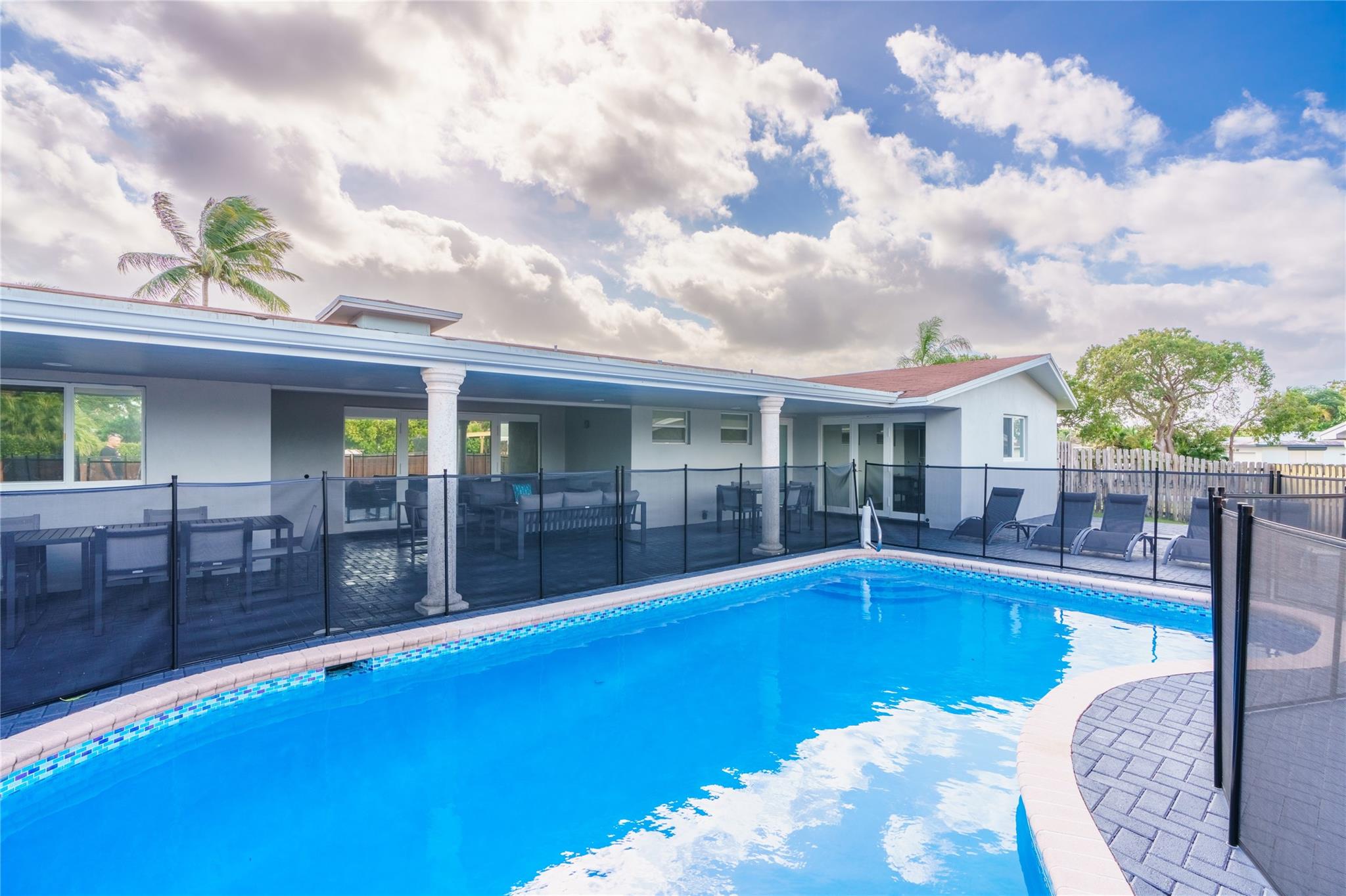 Highland Dr, Hollywood, FL 33021