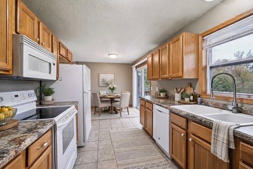 146 Circle Dr, Springville, IA, 52336-9605 | Card Image