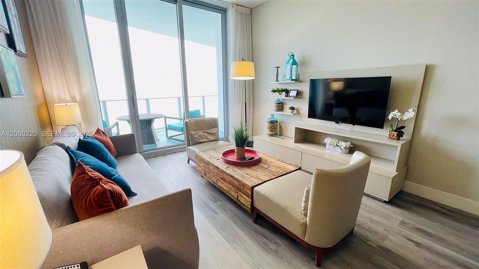 Residential Lease in Hollywood 3