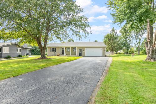 150 Holiday Dr, Somonauk, IL, 60552-9607 | Card Image
