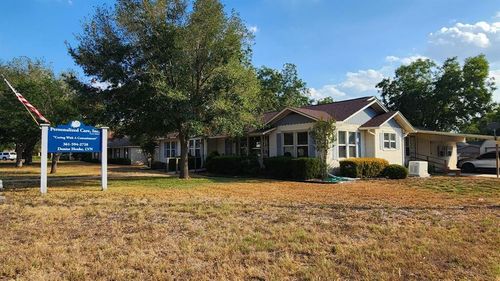 122 N Avenue E, Shiner, TX, 77984-5712 | Card Image