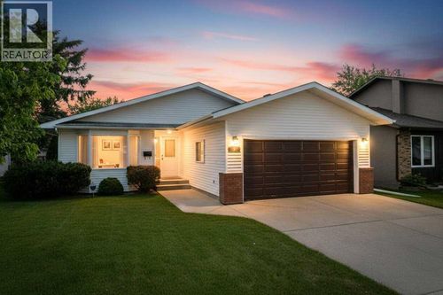 5 Roland St, Red Deer, AB, T4P3K6 | Card Image