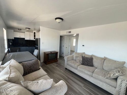 6-540 S Yarbrough Dr, El Paso, TX, 79915-4862 | Card Image