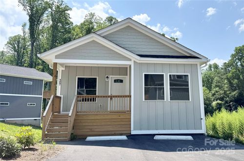 127 Northbend Dr, Asheville, NC, 28804-0229 | Card Image