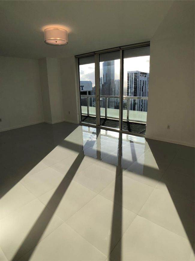 APT-3709 - 50 Biscayne Blvd, Condo with 0 bedrooms, 1 bathrooms and null parking in Miami FL | Image 5