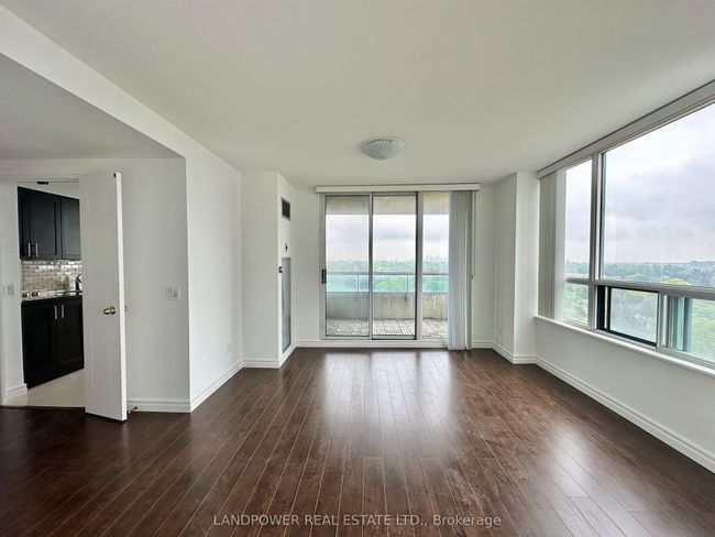 1605 - 238 Doris Ave, Condo with 2 bedrooms, 2 bathrooms and 1 parking in North York ON | Image 6