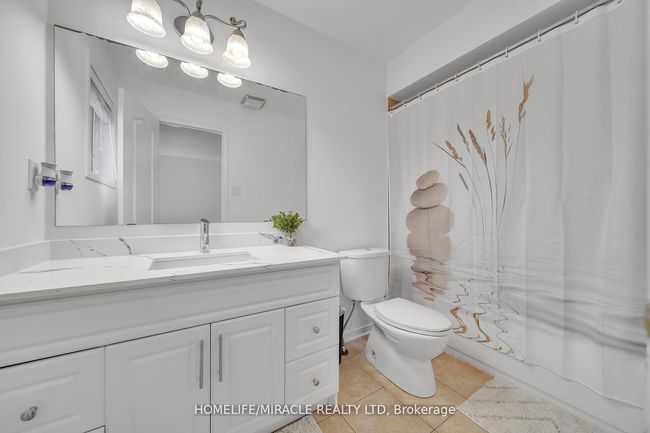93 Crystal Glen Cres, House attached with 4 bedrooms, 4 bathrooms and 2 parking in Brampton ON | Image 27