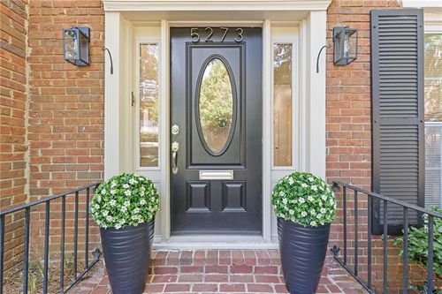 5273 Glenridge Dr, Sandy Springs, GA, 30342-1355 | Card Image