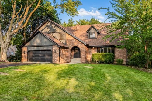 5N683 Ravine Dr, St. Charles, IL, 60175-8268 | Card Image