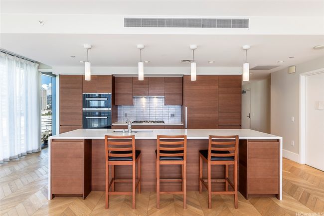 APT-1001 - 1108 Auahi St, Condo with 3 bedrooms, 3 bathrooms and 2 parking in Honolulu HI | Image 9