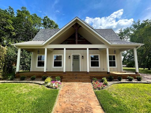 104 Charter St, Whitesboro, TX, 76273-2207 | Card Image