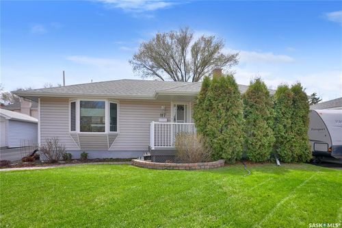 117 Douglas Ave E, Regina, SK, S4N1H2 | Card Image