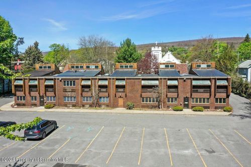 1801 Main St, BLAKELY, PA, 18447-1365 | Card Image