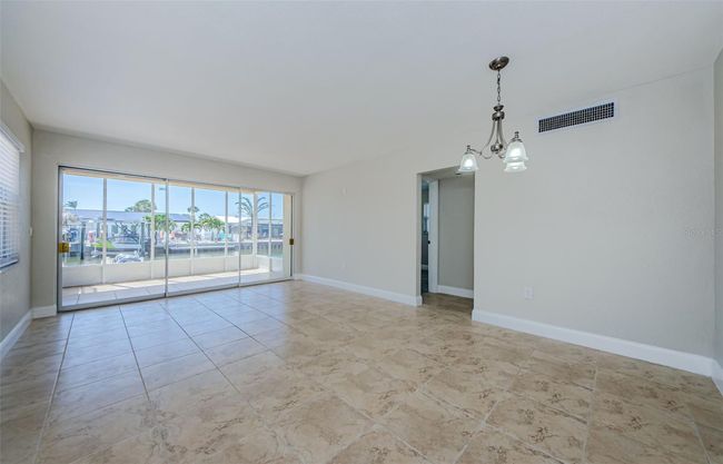 APT-11 - 2186 Edythe Dr, Condo with 2 bedrooms, 1 bathrooms and null parking in DUNEDIN FL | Image 26