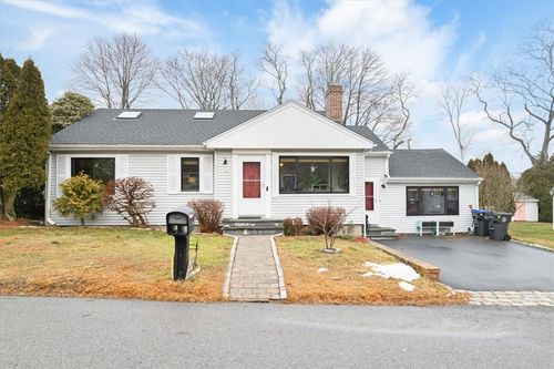 18 Randall Ln, Portsmouth, RI, 02871-3407 | Card Image