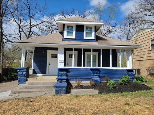 8410 Olive St, Kansas City, MO, 64132-2321 | Card Image