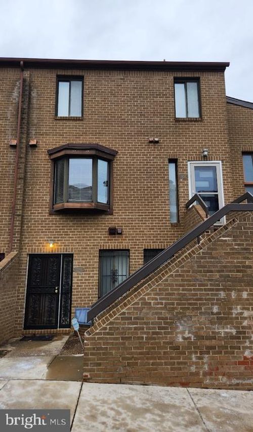3202-3202 Banneker Dr Ne, WASHINGTON, DC, 20018-1658 | Card Image