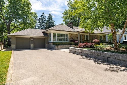 262 Oakwood Cres, Oakville, ON, L6K3M8 | Card Image