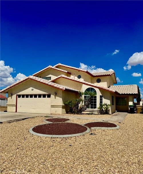 18286 Lakeview Dr, Victorville, CA, 92395 | Card Image