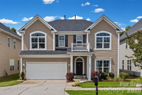 1037 Fleming Ln, Matthews, NC, 28104-6887 | Card Image