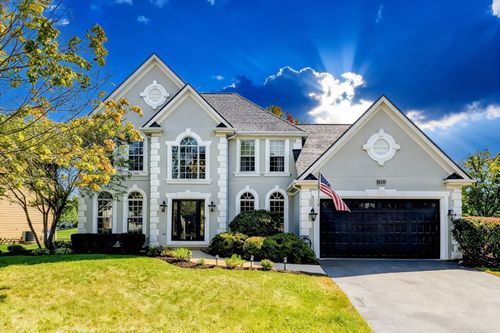 810 Columbia Cir, North Aurora, IL, 60542-1811 | Card Image