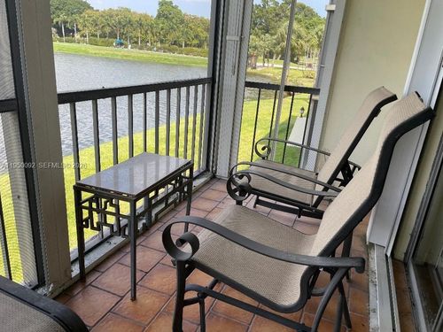 apt-203-9423 S Hollybrook Lake Dr, Pembroke Pines, FL, 33025-1608 | Card Image