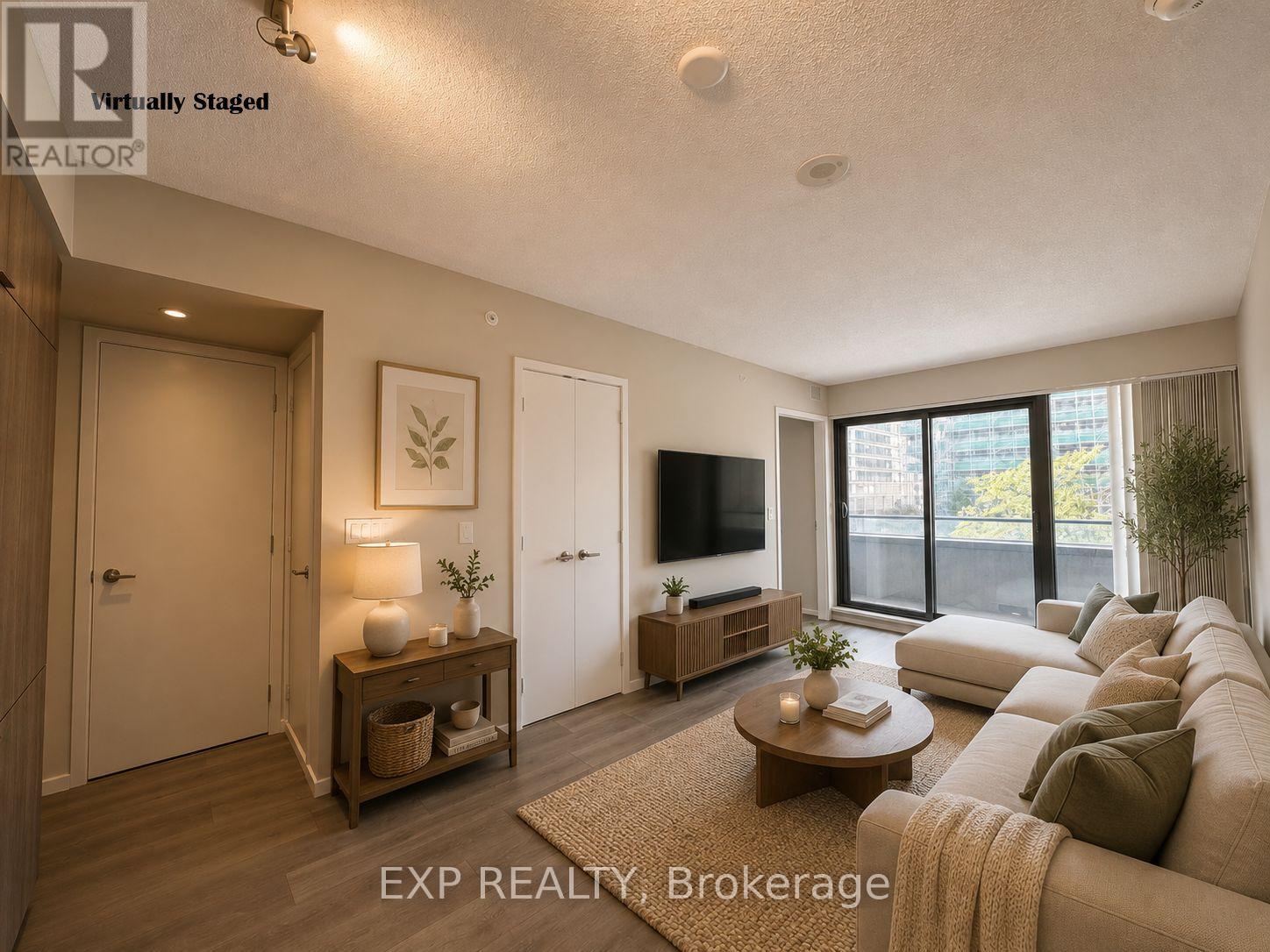 Residential in Toronto (Church-Yonge Corridor) 5