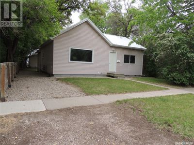 625 2nd St, House other with 4 bedrooms, 2 bathrooms and null parking in Estevan SK | Image 1