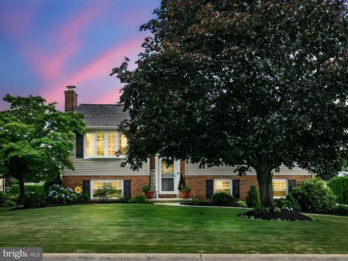 1134 Sun Dr, LEBANON, PA, 17046-8258 | Card Image