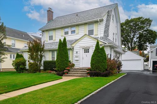 2-25 Aldred Ave, Rockville Centre, NY, 11570-6019 | Card Image