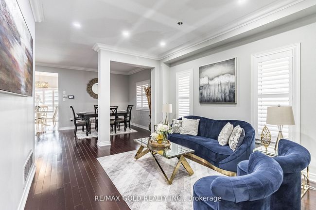251 Father Tobin Rd, House other with 6 bedrooms, 4 bathrooms and 4 parking in Brampton ON | Image 4